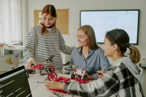 Read more about the article Women in STEM Careers: Breaking Barriers 